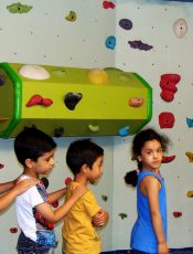 مقاله مزایای صخره نوردی برای کودکان